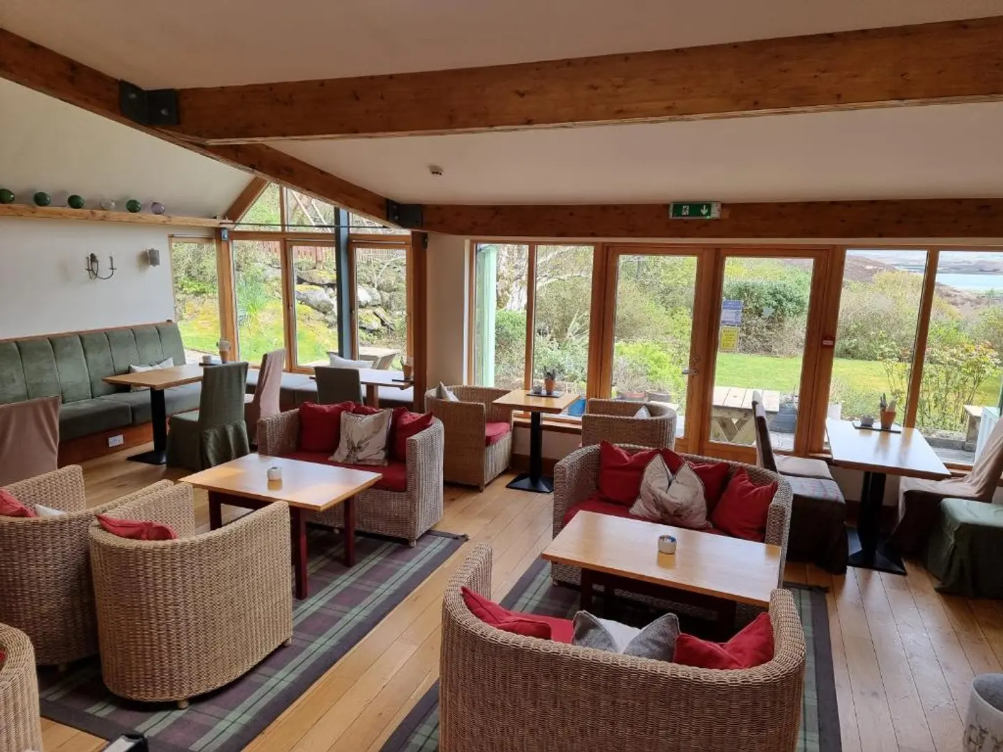 Langass Lodge bar and conservatory lounge